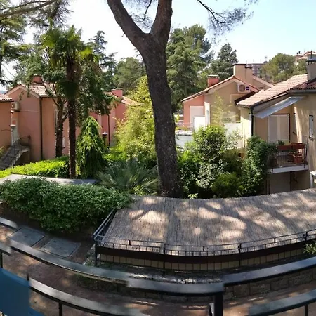 25 Apartment *